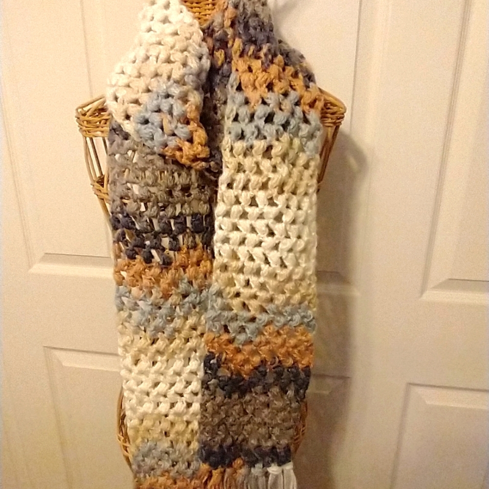 SCARF NWOT Extra long crocheted scarf fringe edging - Picture 2 of 6